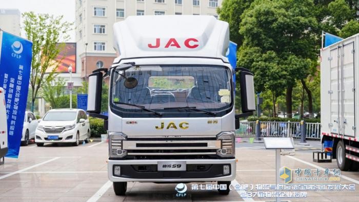 帥鈴S9榮耀版、帥鈴ES6、Van寶路亮相，江淮1卡助力物流與供應(yīng)鏈創(chuàng)新發(fā)展