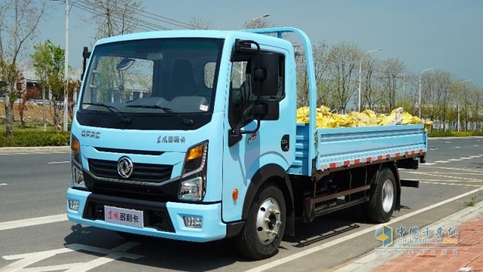百業(yè)“錢”途任吾行 東風(fēng)多利卡 “任吾行”系列車型上市，助力卡友暢行無界