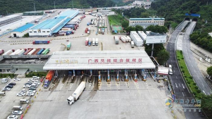 科技改變邊貿(mào)：東風柳汽乘龍無人集卡助力中國首個跨境智慧口岸