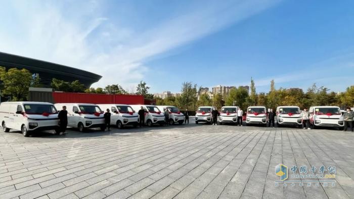 首批星享V6E換電版成功交付，遠程新能源商用車深入內(nèi)蒙古市場