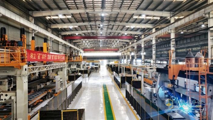 中集車輛2024年報(bào)出爐：營(yíng)收210億元，經(jīng)營(yíng)性凈利