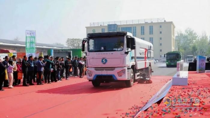 福龍馬火爆亮相2025北京環(huán)衛(wèi)展吸睛無(wú)數(shù)，新車型亮點(diǎn)大揭秘！