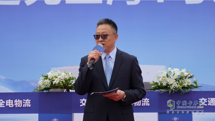 全國首座重卡兆瓦級超充示范站落成 上海臨港開啟綠色交通新時代