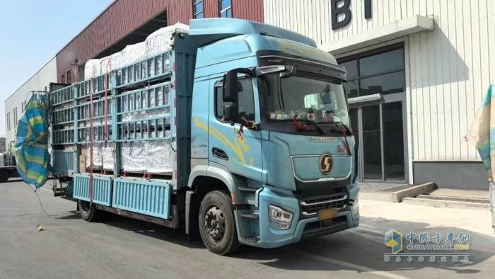 陜汽龍?bào)KH載貨車,貨運(yùn),康明斯B6.2FE發(fā)動(dòng)機(jī)