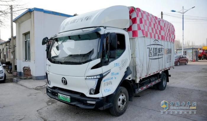 飛碟漫天飛財(cái)運(yùn)滿滿 · 車友會(huì)：一場(chǎng)“車輪上的故事會(huì)”，燃爆草原！