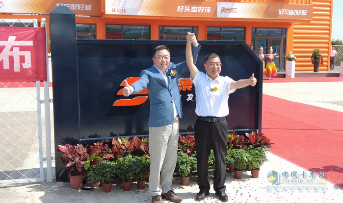 陜汽中集協(xié)作共鑄發(fā)展快車(chē)道 全球最大馬力一體化燃?xì)鈾C(jī)新疆下線！