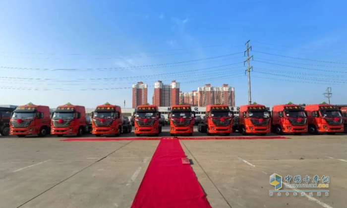 攜手共贏 并肩前行 大運(yùn)重卡河南大客戶 首批10臺(tái)交車儀式圓滿成功！