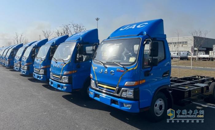 全國(guó)首個(gè)打造“換電1號(hào)”企業(yè)，江淮1卡構(gòu)筑新能源全新領(lǐng)先優(yōu)勢(shì)