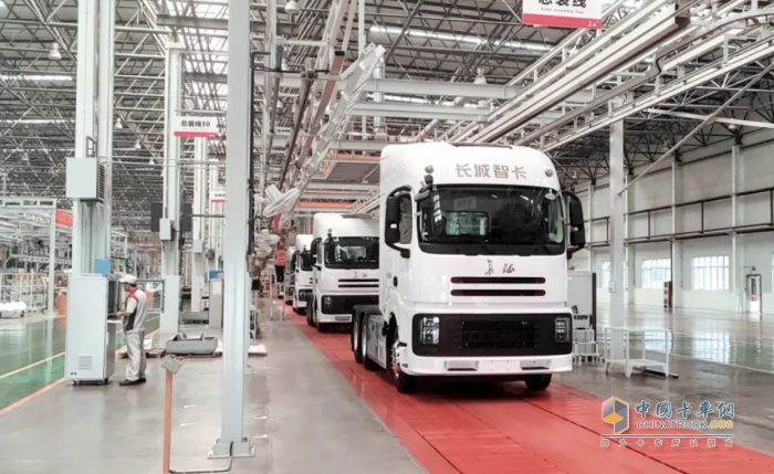 長城商用車超級混動重卡PT車下線，干線物流“降本增效”新選擇