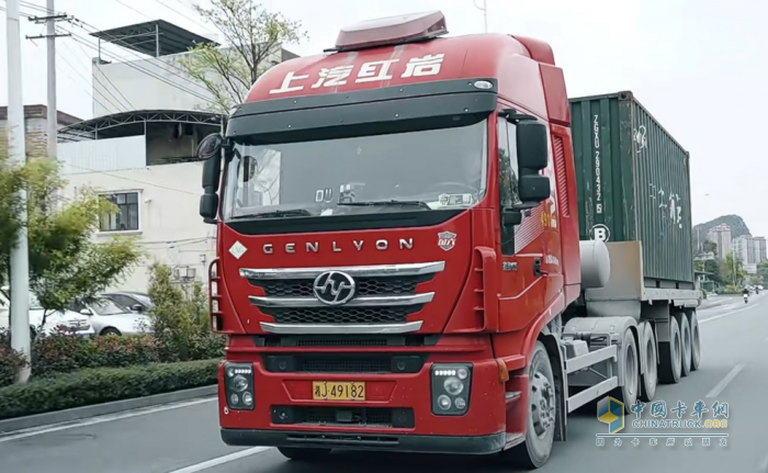 輕量多載 減震舒適 上汽紅巖廣西用戶：車行不行，山路一跑就見分曉
