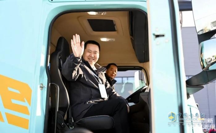 前路鉭途，質(zhì)變未來  質(zhì)子汽車2025產(chǎn)品發(fā)布會成功舉辦