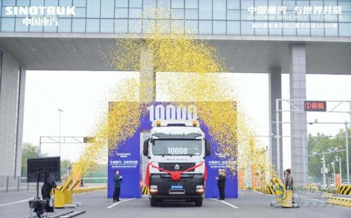 在接近一個小時的采訪時間里，濰柴就重卡市場、大馬力大排量發(fā)動機、新能源與出口等問題和外界進行了深入交流，信息量很大。