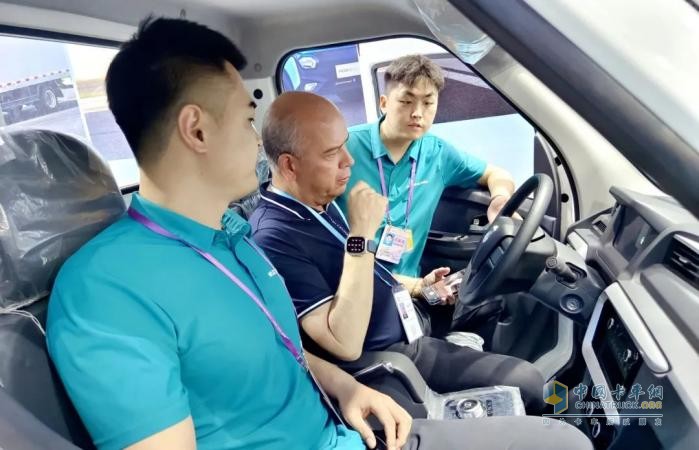 廣交會(huì)，五征集團(tuán)以硬核科技對(duì)話世界