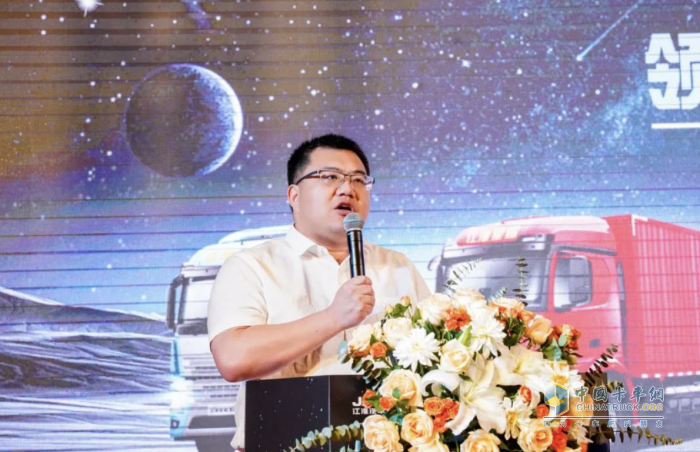 一舉交付30臺(tái)！ 江淮星耀X5 LNG牽引車搶灘西南 三大優(yōu)勢(shì)搶眼