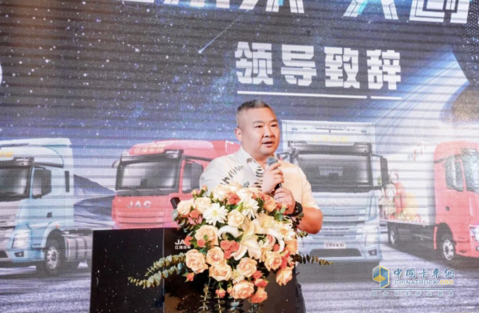 一舉交付30臺(tái)！ 江淮星耀X5 LNG牽引車搶灘西南 三大優(yōu)勢(shì)搶眼