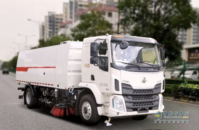 乘龍M3 4X2洗掃車，許你美好“衛(wèi)”來