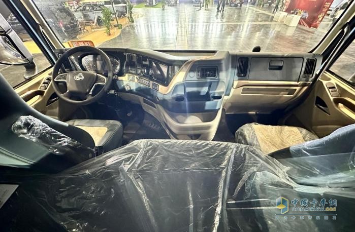 一路領(lǐng)鮮！乘龍H7 Pro 6x2冷藏車助你省油多拉