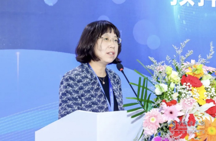 中集·陜汽一體化混動攪拌車亮相中國混凝土展會 助力行業(yè)的綠色轉(zhuǎn)型升級