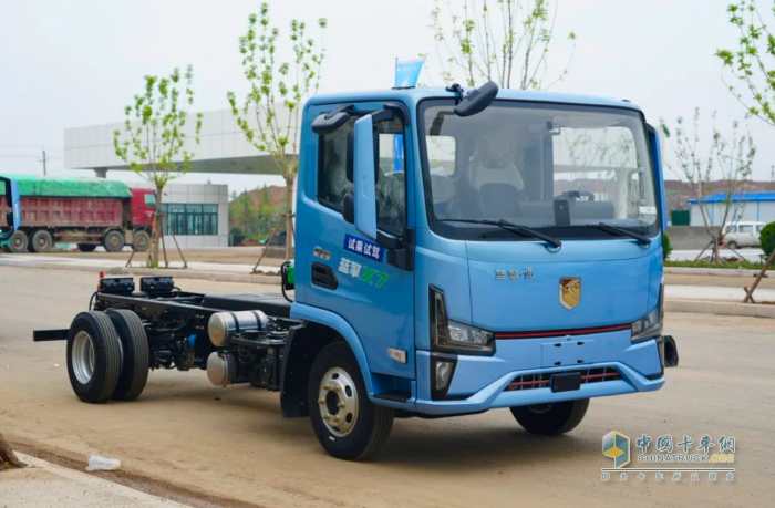 藍擎X7新一代輕卡搭載漢德電驅橋全球首發(fā)：50萬公里省出半臺車錢！