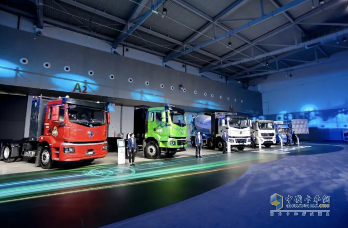 秦創(chuàng)原·新能源商用車科技大會(huì)召開 質(zhì)子汽車全系新車型集體亮相