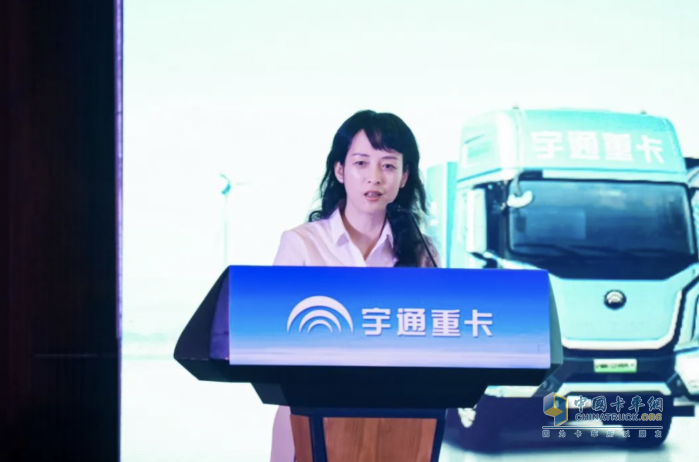 現(xiàn)場集中簽約、批量交付50臺！宇通重卡全系新品西安上市