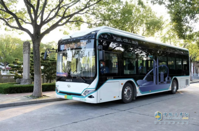 500萬(wàn)公里累計(jì)行駛里程！康明斯Accelera氫燃料電池助力臨港公交創(chuàng)造新紀(jì)錄   
