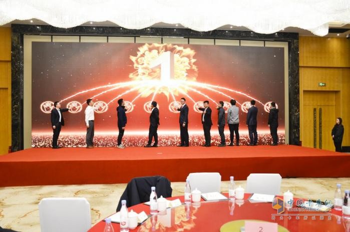 5000臺現(xiàn)象級大單“花落誰家”？慶鈴-瀧通攜手推動綠色智慧物流