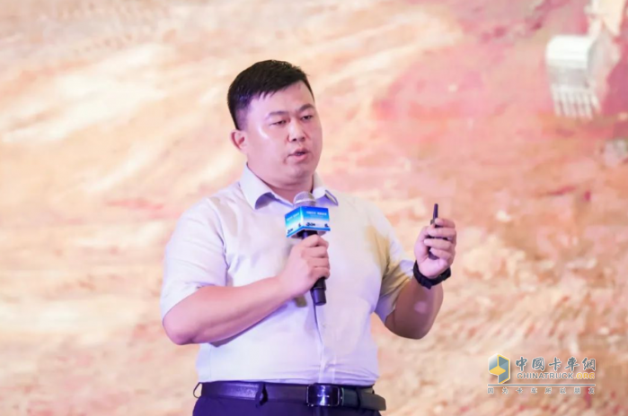 現(xiàn)場集中簽約、批量交付50臺！宇通重卡全系新品西安上市