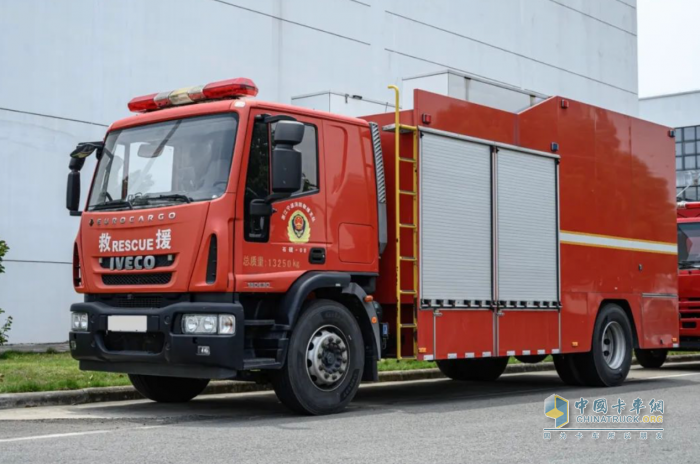 特能裝！特可靠！進(jìn)口依維柯Eurocargo底盤捷達(dá)器材消防車