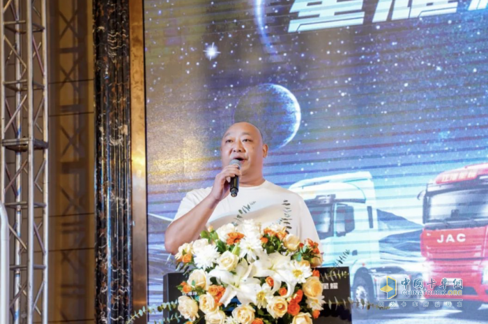一舉交付30臺(tái)！ 江淮星耀X5 LNG牽引車搶灘西南 三大優(yōu)勢(shì)搶眼