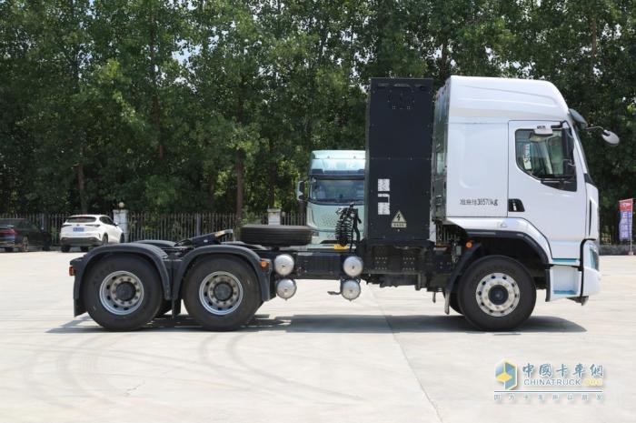 電量升至600度，乘龍H5大電量牽引車震撼登場(chǎng)