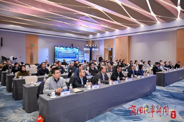 見證榜樣的力量！2024商用車新驅動榜樣峰會在京舉行