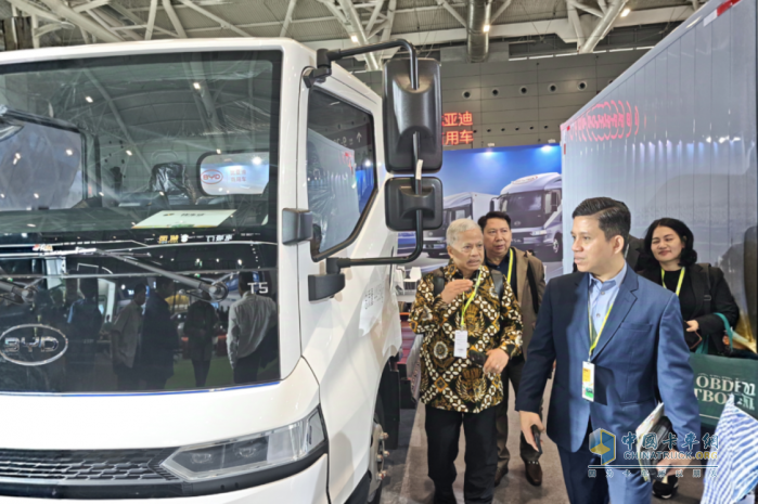 比亞迪2025款輕卡T5矩陣亮相深圳國(guó)際商用車(chē)生態(tài)博覽會(huì)