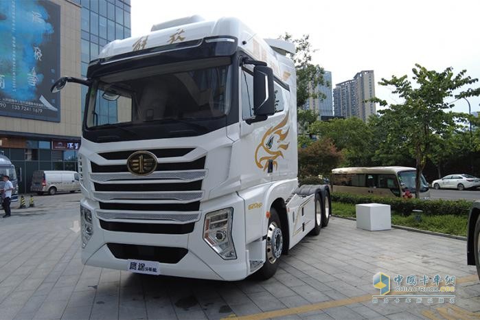 買車必須“一把手”卡嫂說(shuō)了算？解放鷹途有這個(gè)殺手锏