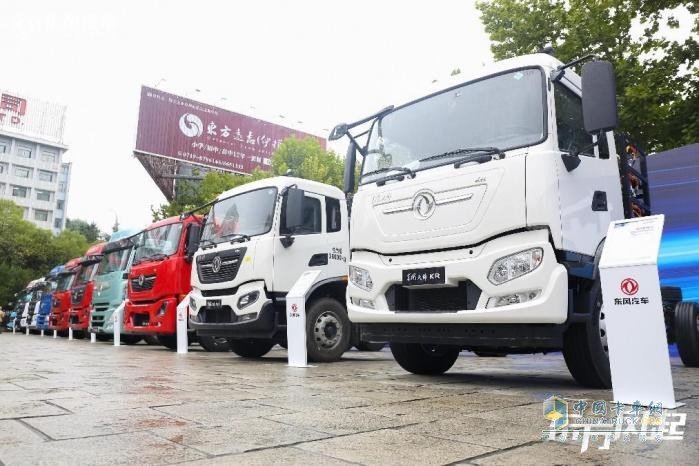 綠智雙翼，東風(fēng)商用車發(fā)布龍擎2.0戰(zhàn)略等多項(xiàng)雙碳攻堅(jiān)成果