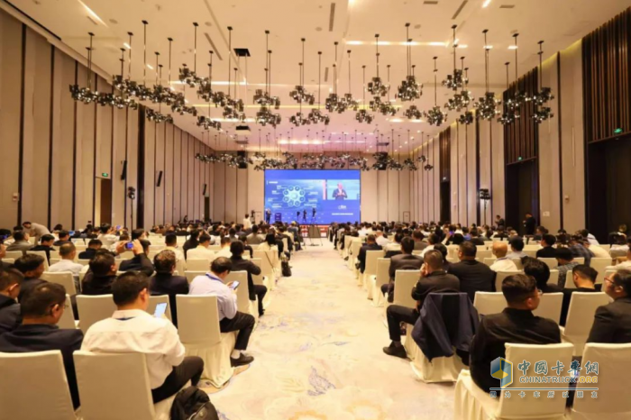 把握變局 創(chuàng)迎未來  2023物流與運(yùn)輸車輛高峰論壇召開