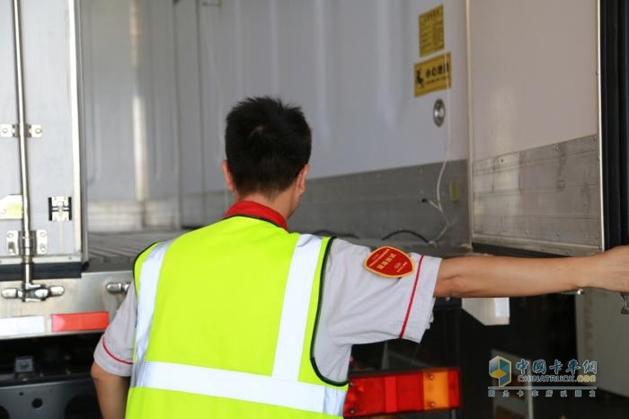 專用車行業(yè)首個(gè)！40℃環(huán)境下F類冷藏車最長(zhǎng)升溫時(shí)間挑戰(zhàn)成績(jī)出爐