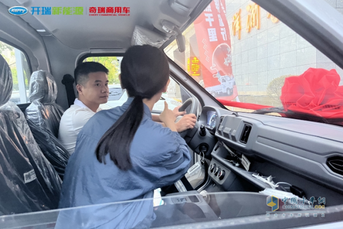 事業(yè)家庭雙豐收!開瑞小象X3強勢助力“水果大王”李老板致富路
