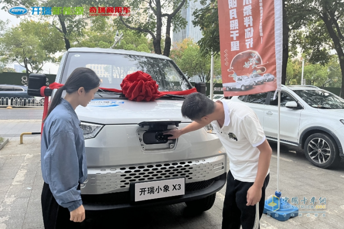事業(yè)家庭雙豐收!開瑞小象X3強勢助力“水果大王”李老板致富路