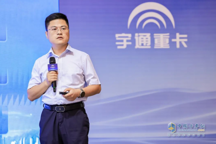 刷新純電重卡續(xù)航新高度，宇通600度純電牽引車新品上市！