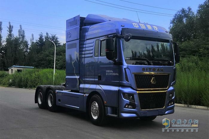8月新能源牽引車：銷4494輛創(chuàng)史上新高，徐工\解放爭霸，三一獲季軍；重汽領(lǐng)漲