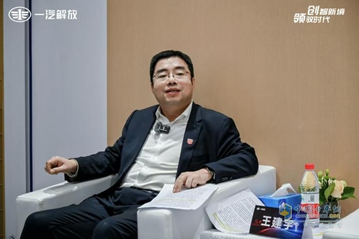 三年磨一劍，世界第一流-解放J7創(chuàng)領(lǐng)版牽引車(chē)上市背后的故事