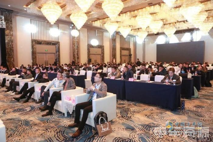 喜報(bào)！聯(lián)合重卡榮獲2024綠色重卡年度極致安全信賴品牌獎(jiǎng)！