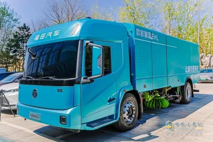 歐航智藍(lán)EHL環(huán)衛(wèi)車驚艷亮相：低入口設(shè)計(jì)+新能源專屬平臺的雙向破局