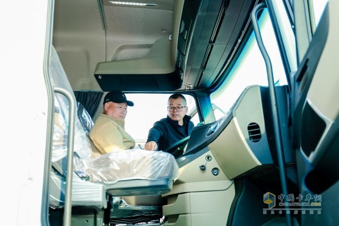歐曼星翼,純電牽引車,新能源重卡