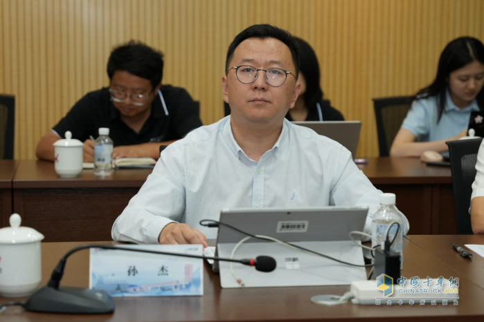 如何撕開卡車行業(yè)增長新缺口？東風(fēng)商用車精準(zhǔn)營銷提供了答案