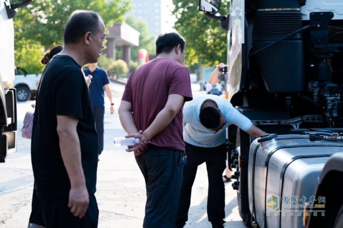 東風(fēng)快遞 速遞價(jià)值 東風(fēng)商用車快遞牽引車全國品鑒活動(dòng)首站濰坊啟幕