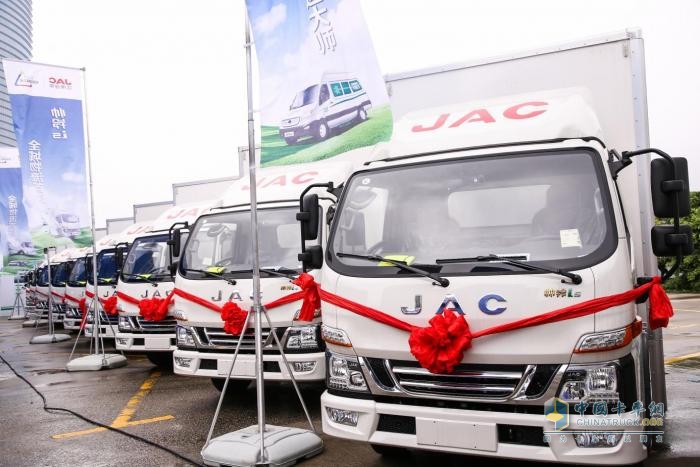 江淮汽車：純電混動(dòng)換電齊發(fā)，江淮1卡全面領(lǐng)跑新能源商用車