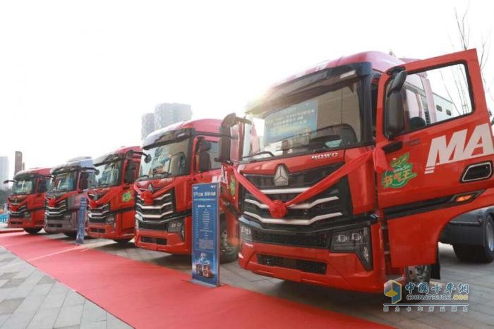 中國(guó)重汽全新一代燃?xì)廛?chē)為什么值得信賴(lài)，車(chē)主們?cè)趺凑f(shuō)？