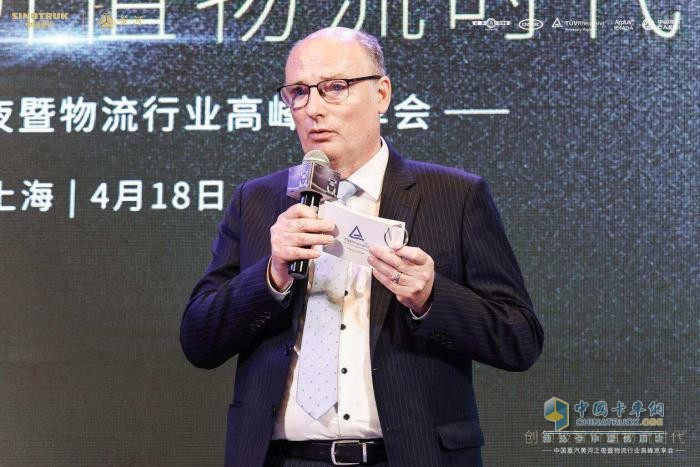民族重卡新高度，中國(guó)重汽黃河X(jué)7獲四大機(jī)構(gòu)認(rèn)證世界超低風(fēng)阻